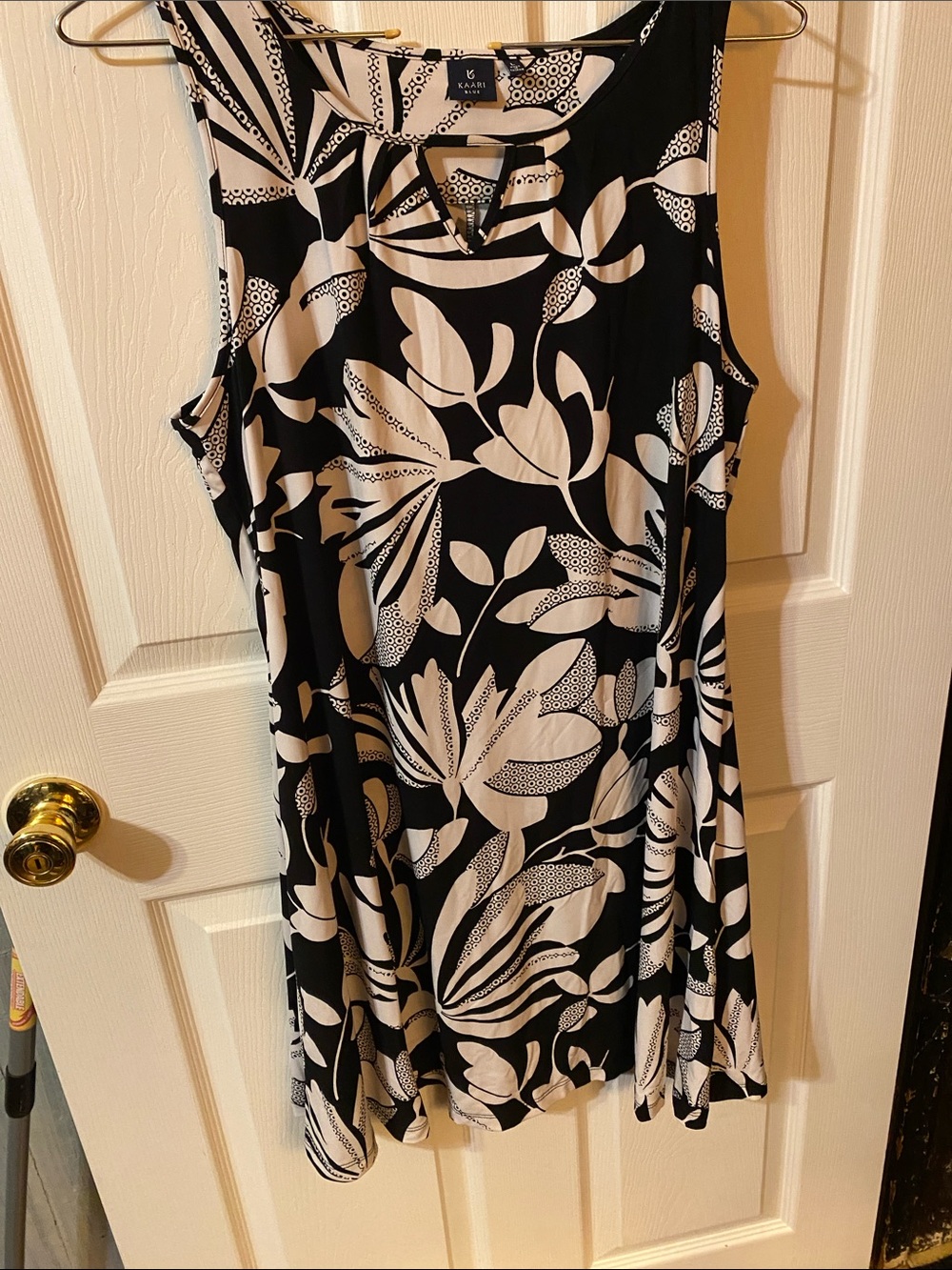 Kaari Blue & White Leaf-Print Sleeveless Midi Dress